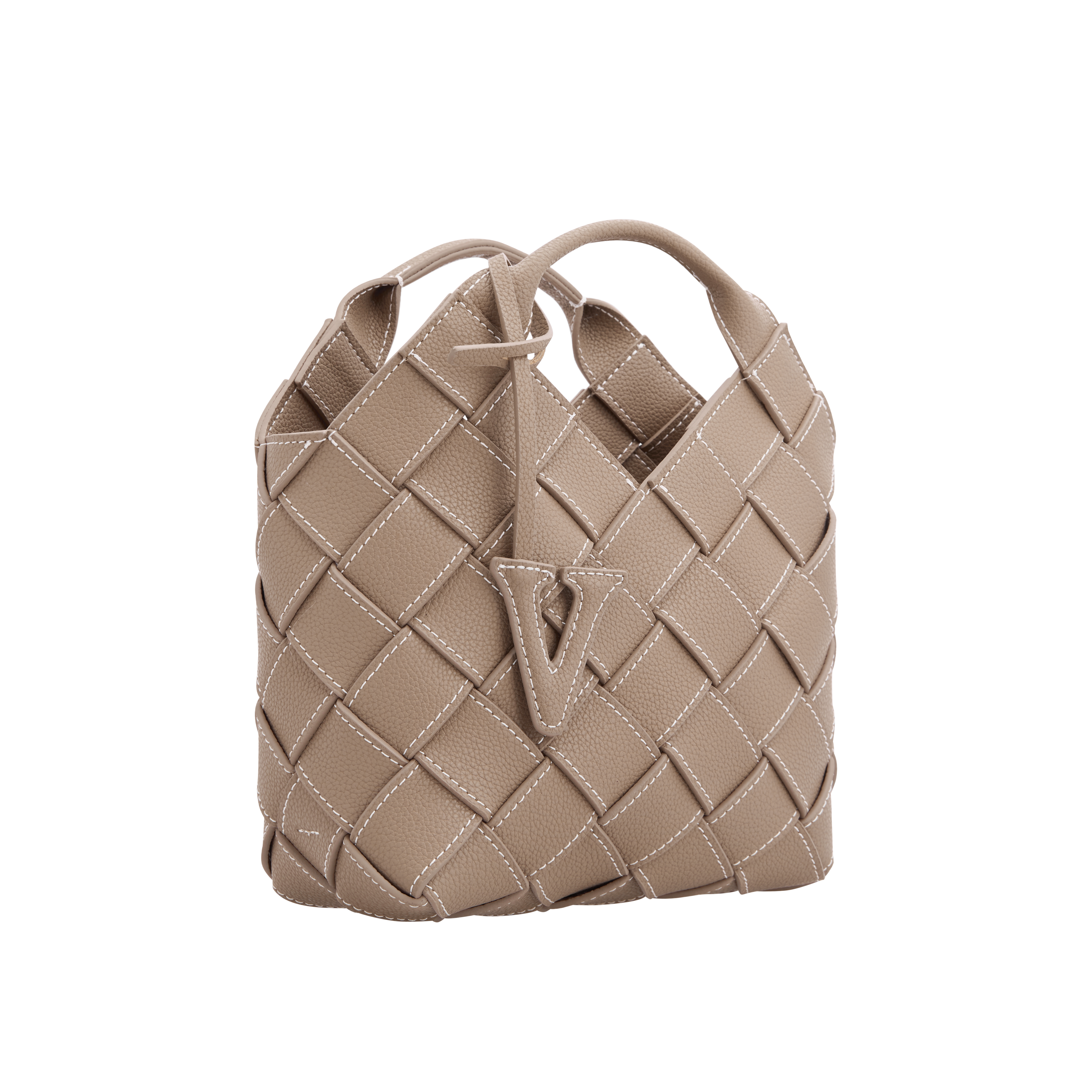 Why Woven Bags Are Must-Have Accessory for Vacations?