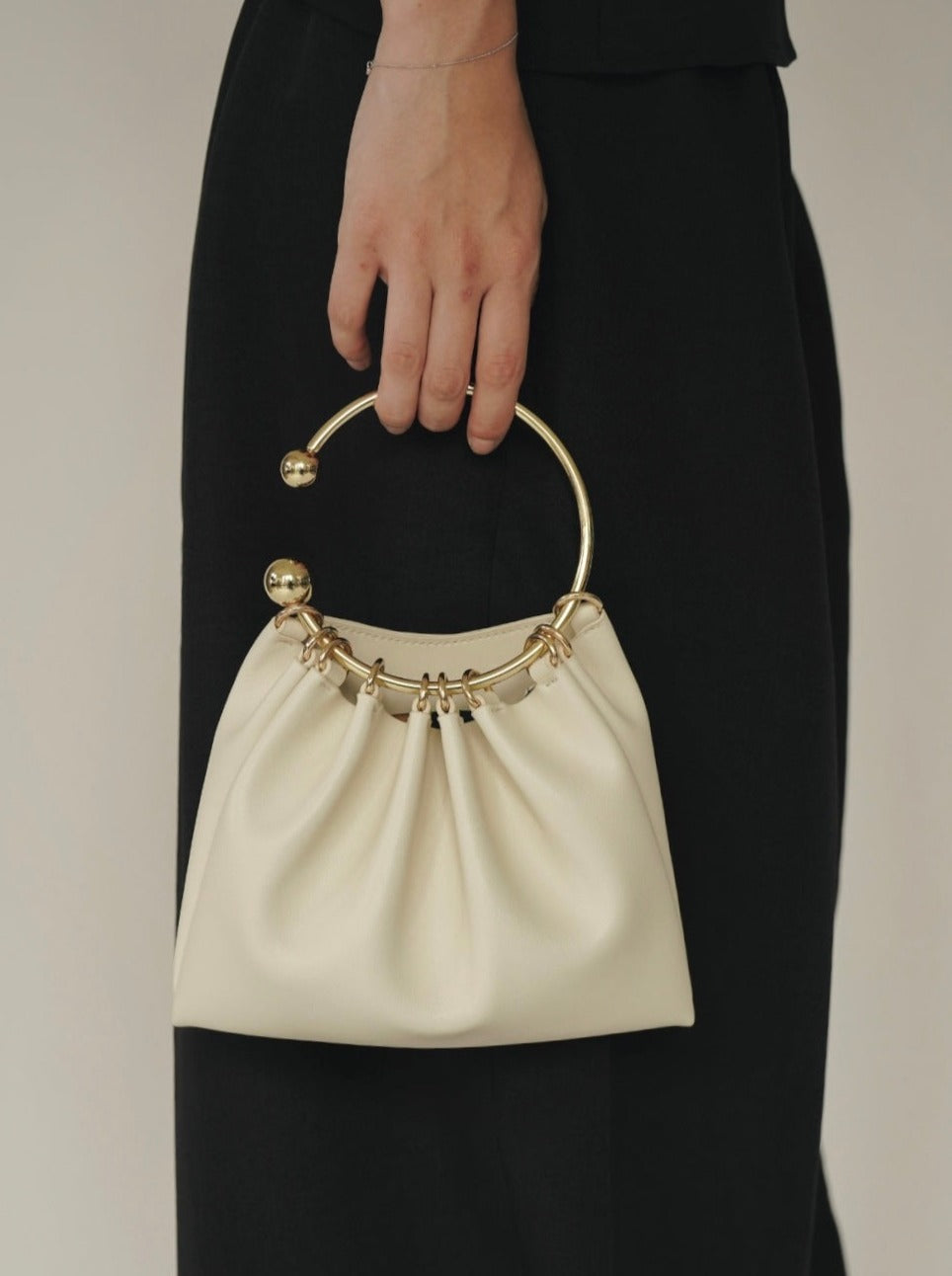 Cream Ring Handle Bag_VERAFIED