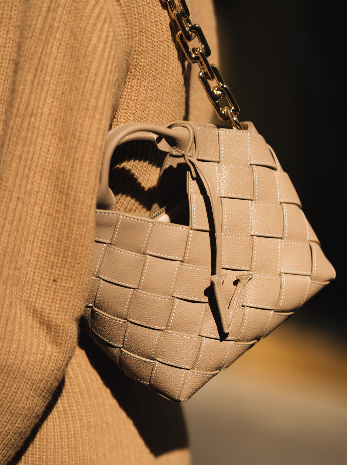 Etoupe Woven Basket Bag