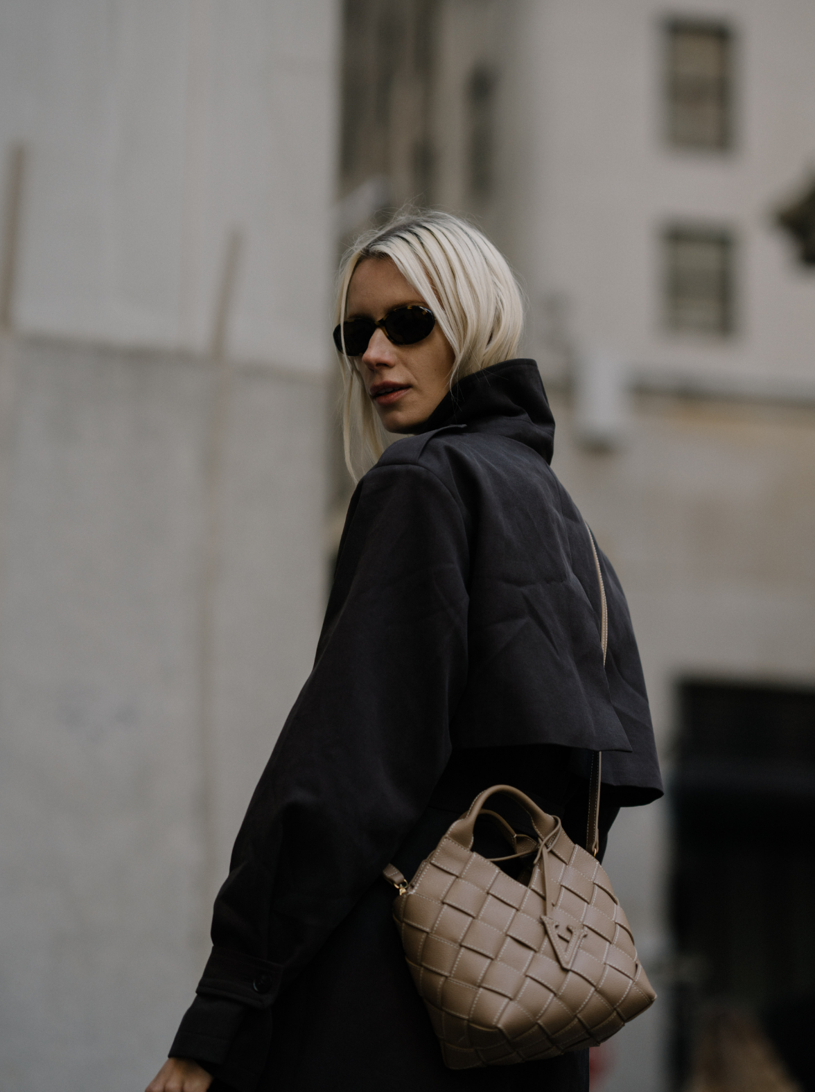 Etoupe Woven Basket Bag