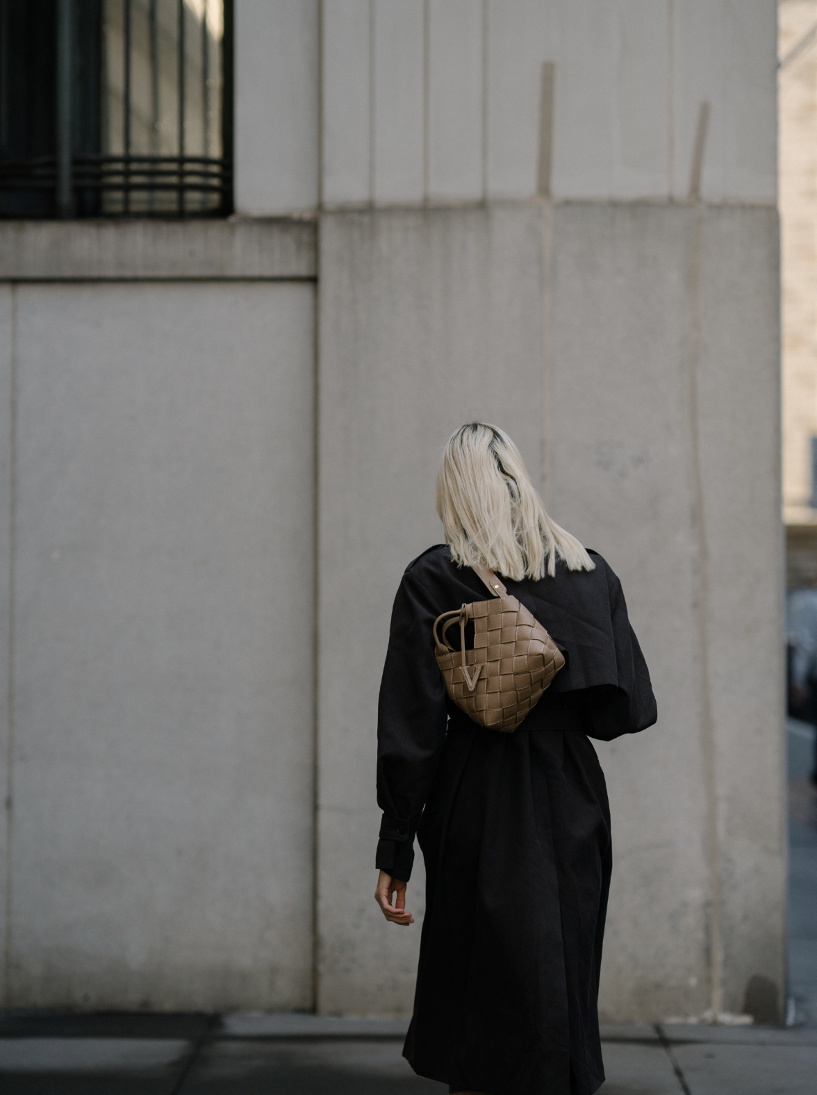 Etoupe Woven Basket Bag