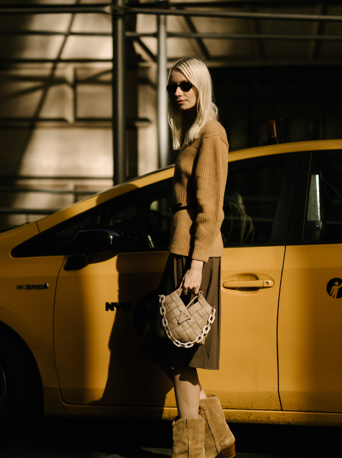 Etoupe Woven Basket Bag