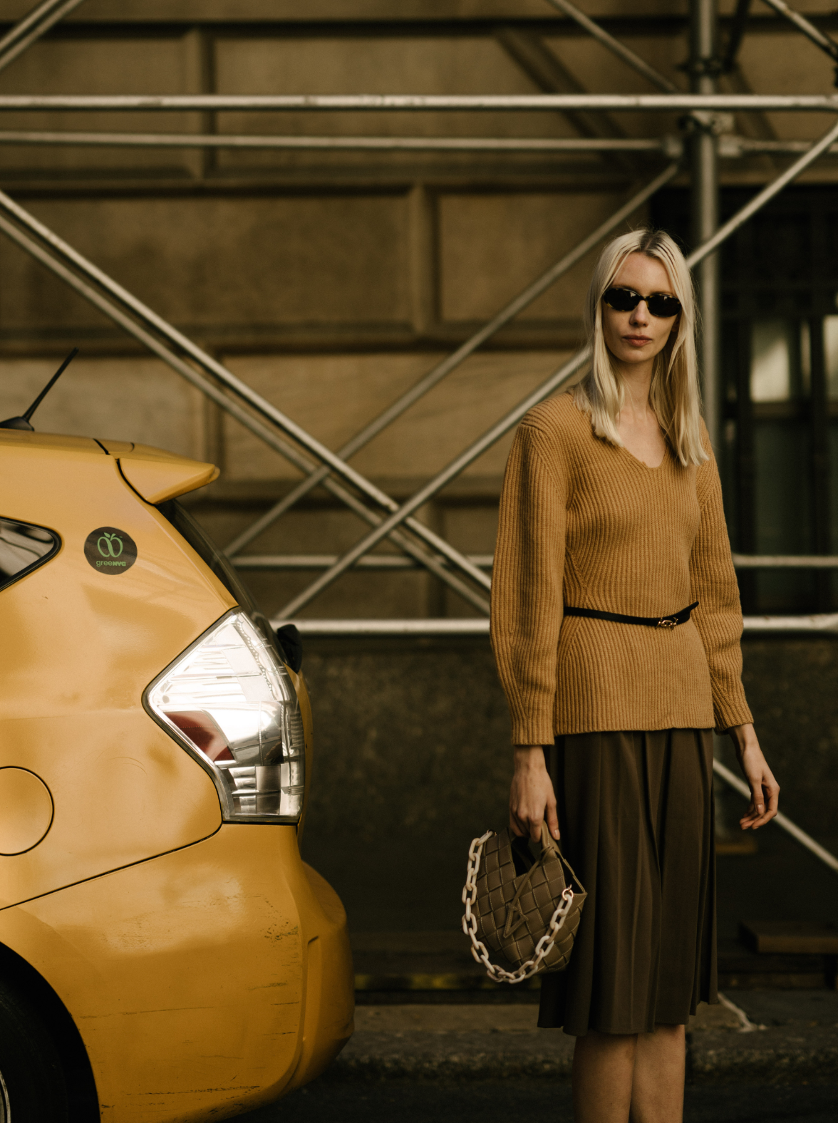 Etoupe Woven Basket Bag