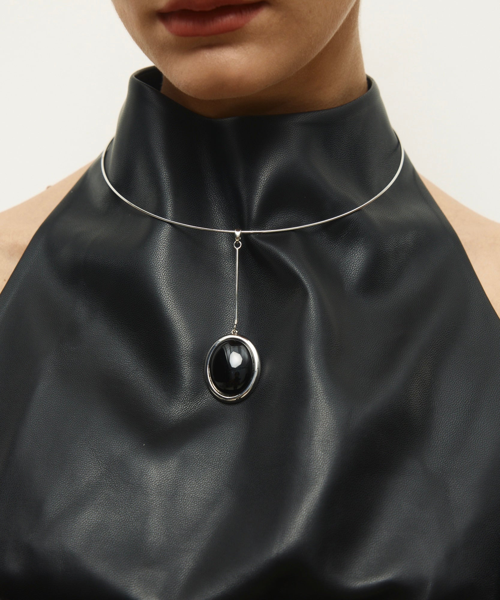 Onyx Orb Drop Choker
