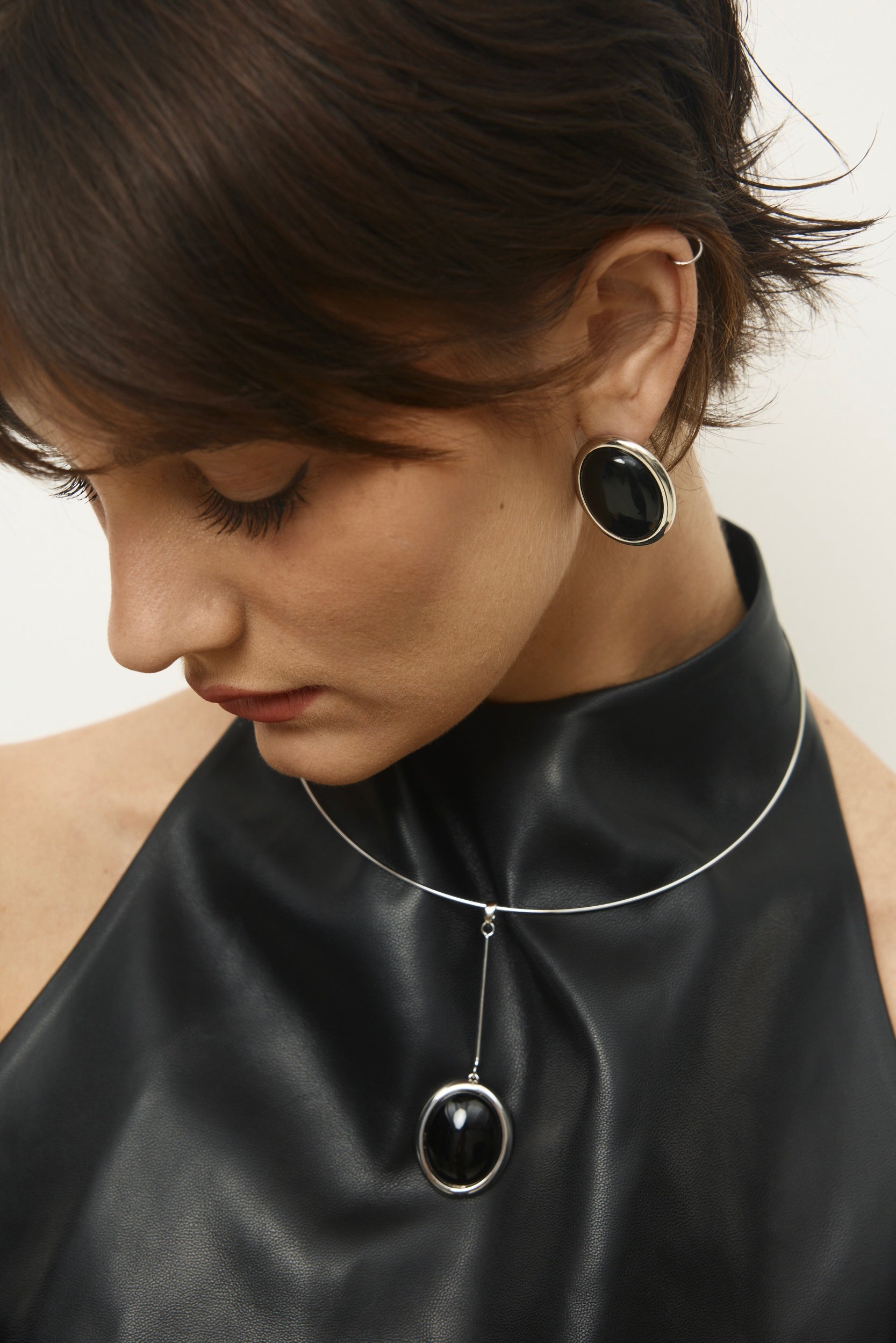 Onyx Orb Drop Choker