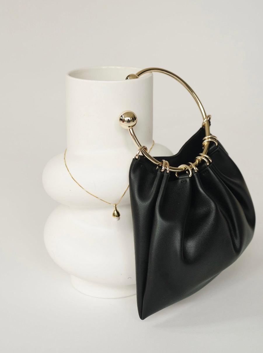 Black Ring Handle Bag_VERAFIED