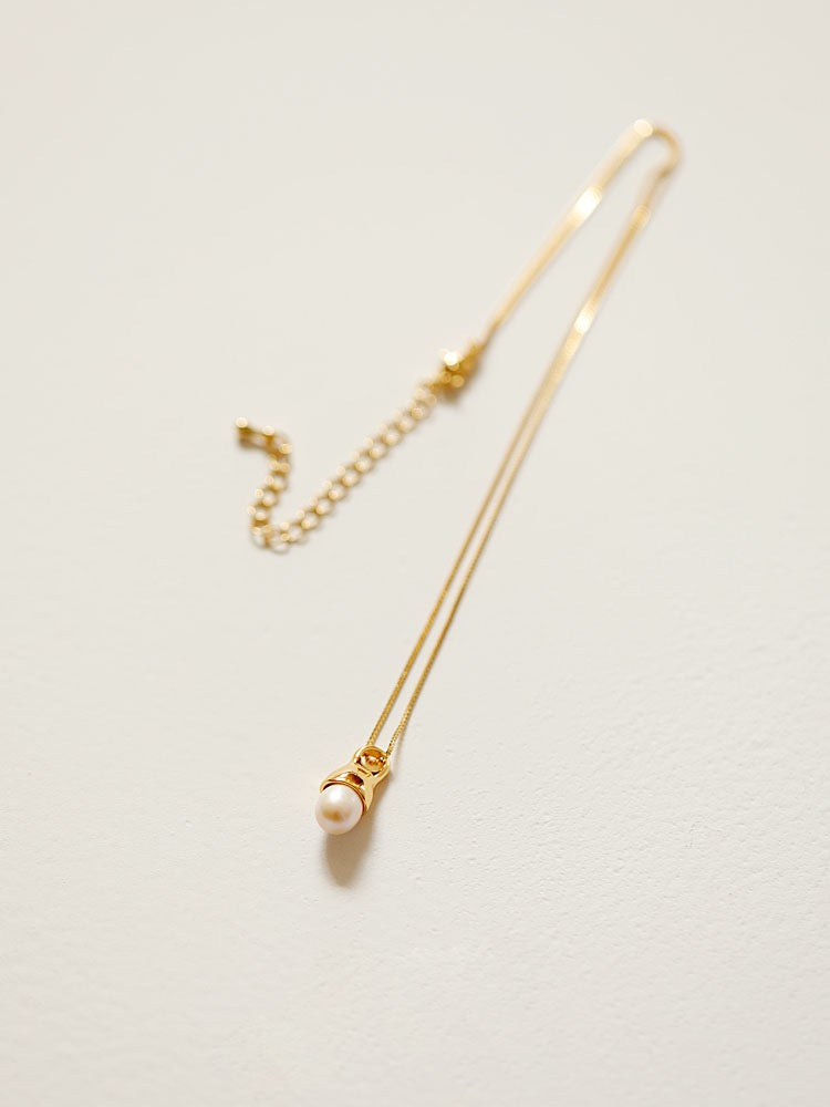 Anne Pearl Drop Necklace